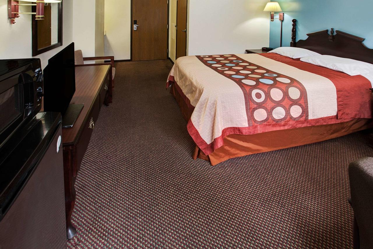 Super 8 By Wyndham Heath/Newark Ξενοδοχείο Εξωτερικό φωτογραφία